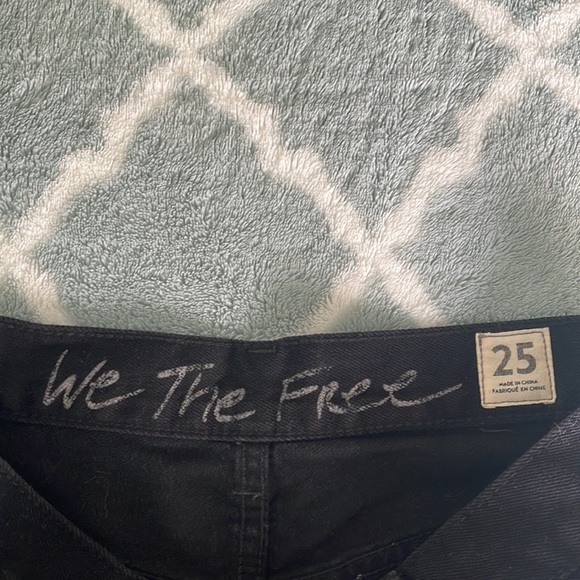 Free People - We the Free Black Denim Shorts - Picture 2 of 4